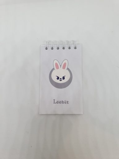 Stray Kids "Bloc note SKZOO" (Leebit ver/Lee Know ver.) Stray Kids "Bloc note SKZOO" (Leebit ver/Lee Know ver.) blanc/gris