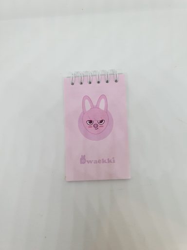 Stray Kids "Bloc note SKZOO" (Dwaekki ver/Changbin ver.) Stray Kids "Bloc note SKZOO" (Dwaekki ver/Changbin ver.) rose